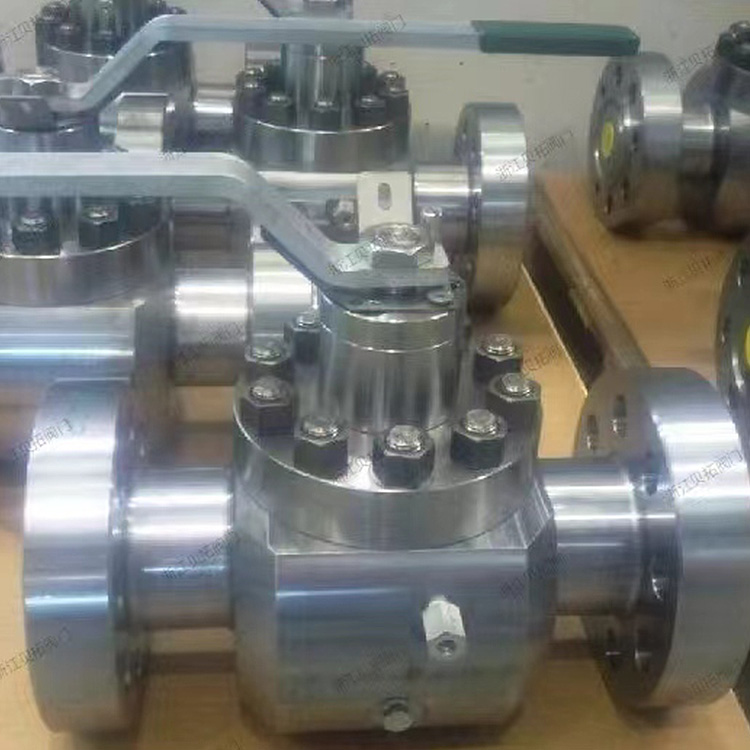 Top-mounted ball valve